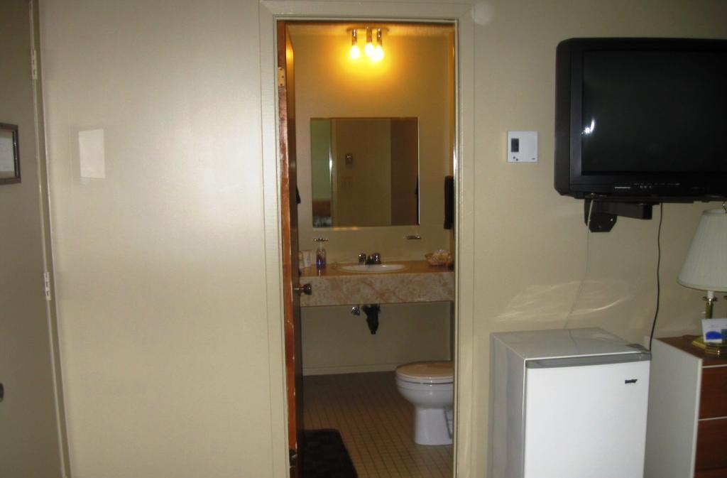 Motel De La Pointe Aux Bouleaux Baie-Sainte-Catherine Bilik gambar